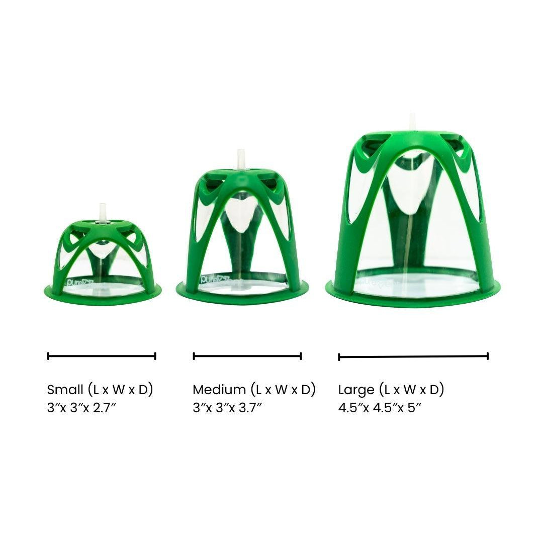 Three green pet oxygen masks of different sizes with dimensions labeled on a white background.